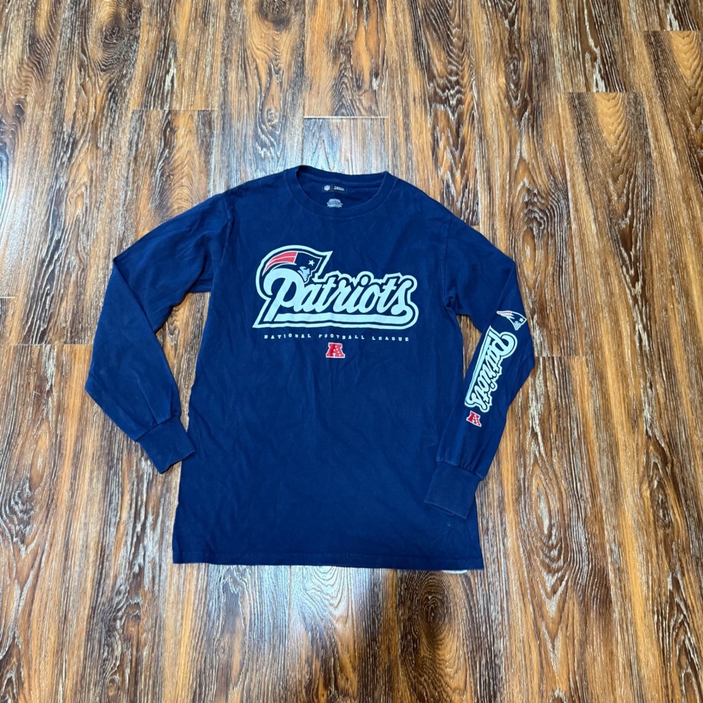 NFL Team Apparel Small Patriots Long Sleeve Shirt Mens Navy Blue Graphic Tee